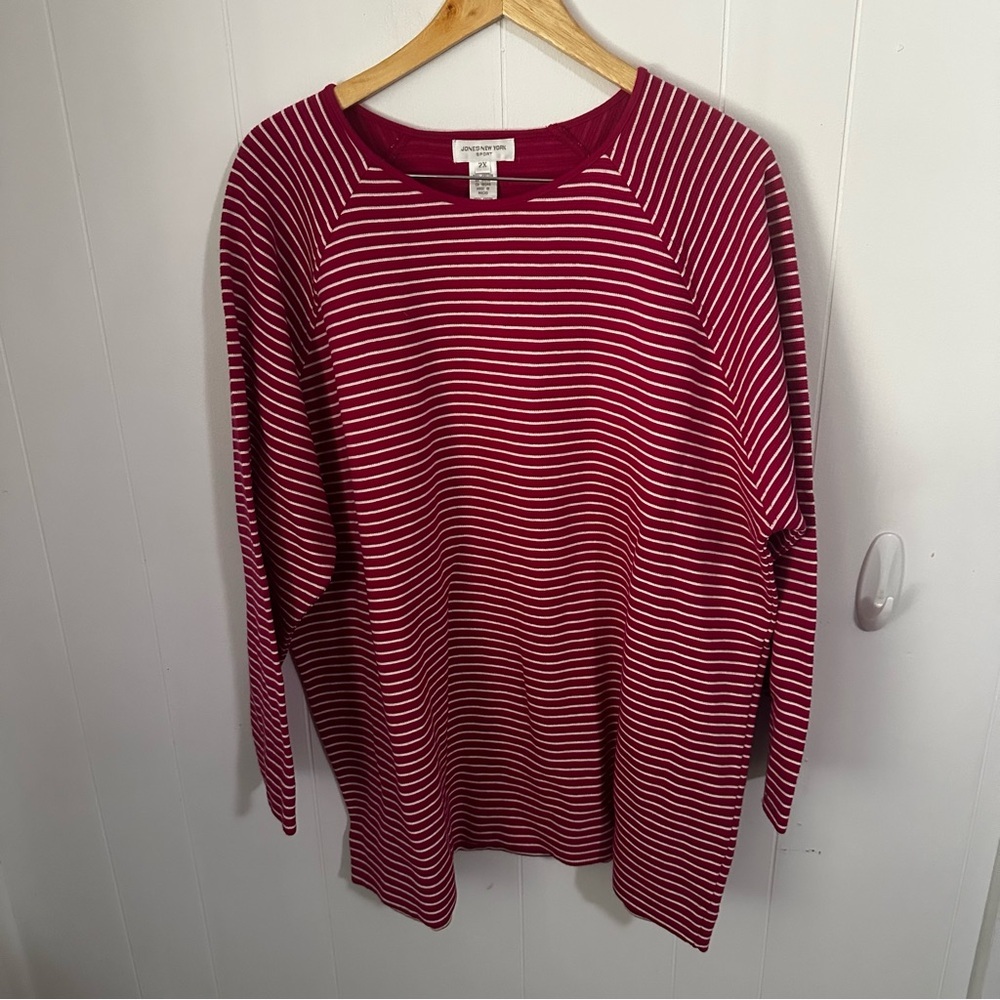 Jones New York Boxy Red and White Long Sleeve Sweatshirt